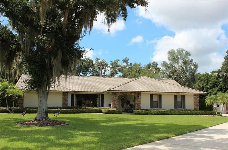 1st image of 2607 Lakeview Way