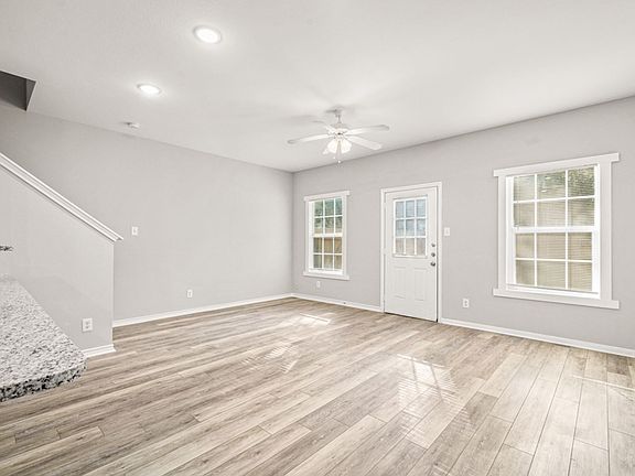 4th image of 7819 Kingsbury Way Unit 3