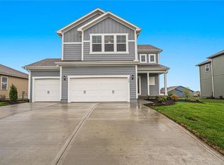 123 SE Ayden Ln, Blue Springs, MO 64064