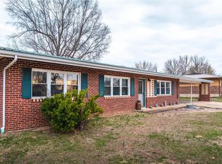 203 N High St, Dixon, MO 65459