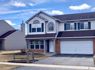 111 W Honeysuckle Dr, Round Lake Beach, IL 60073