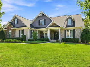 4803 Hampton Oak Ct, Clemmons, NC 27012