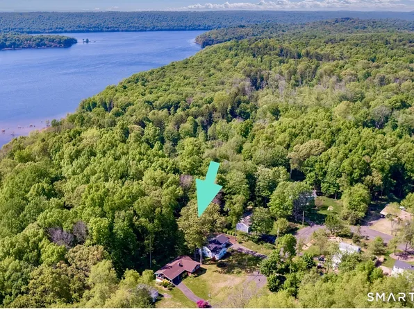 34 Evergreen Drive, North Branford, CT 06471