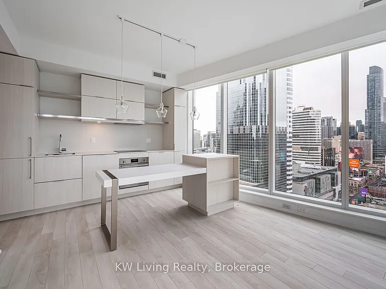 197 Yonge St #2102 — Photo 3