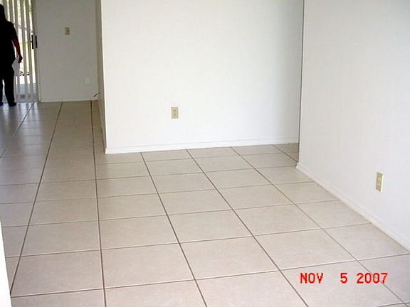 3rd image of 1711 Maplestead Ct