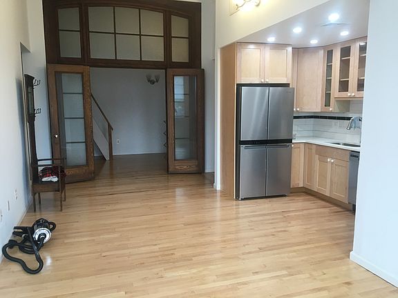 Whirlpool Appliances. Refrigerator, freezer, chilled water, Ice cube maker.