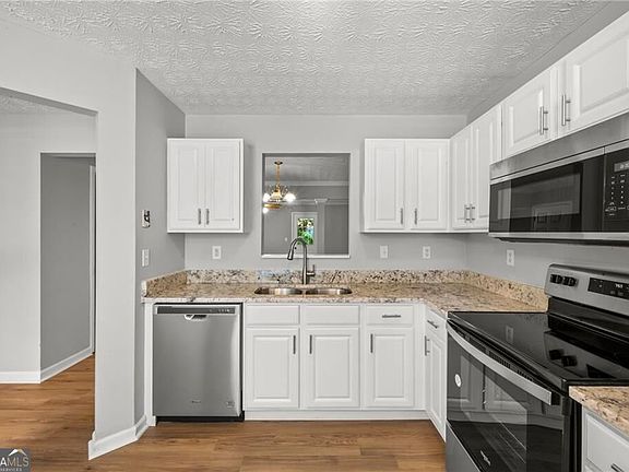 2nd image of 2754 Valley Green Dr