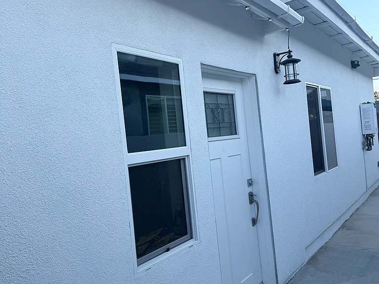 9733 Omelveny Ave — Photo 9