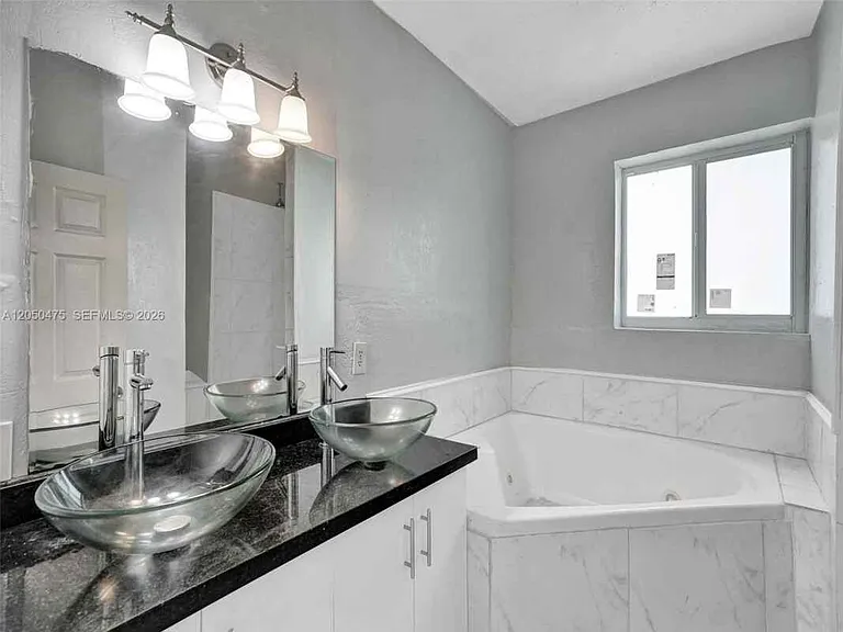 3431 Jackson Blvd — Photo 2