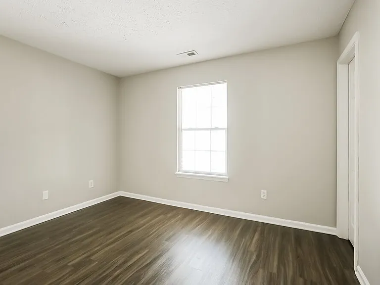 3210 Montgomery Dr — Photo 12