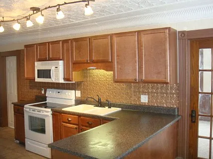 214 E Bremer St — Photo 2