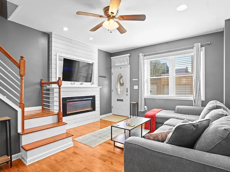 3346 Livingston St — Photo 6