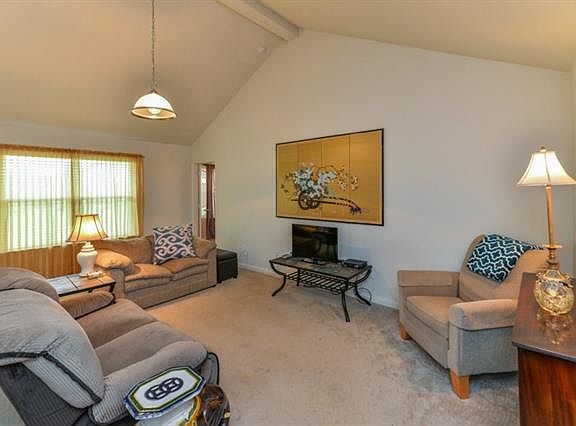 3rd image of 1109 Flatwater Trl
