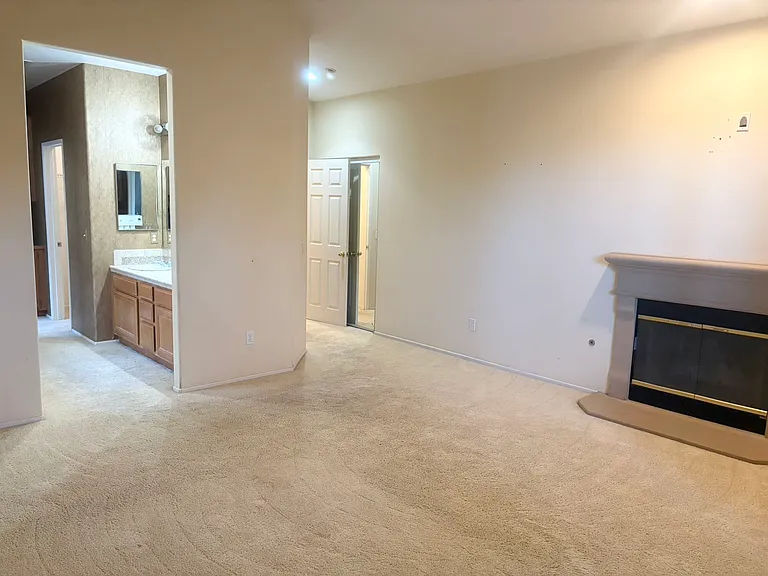 1147 Desert Fox Ct — Photo 5