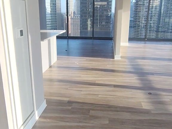 3rd image of 550 N State St #4906