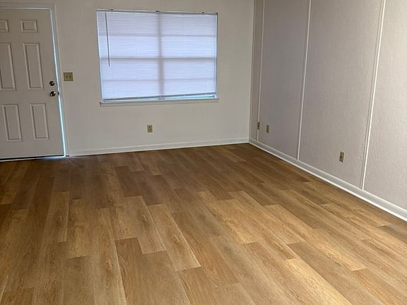 3rd image of 205 Buddy Phelps Dr #207