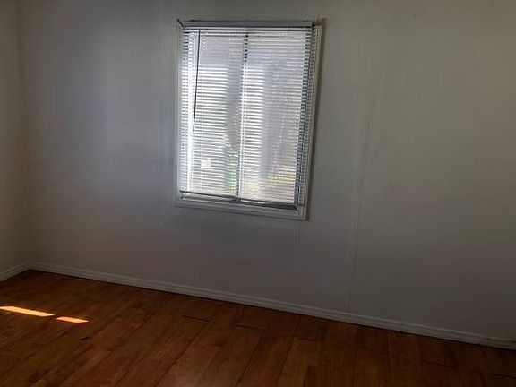 4th image of 1214 N Manzanita St