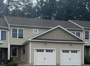 3 Maple View Ln #D, Feeding Hills, MA 01030