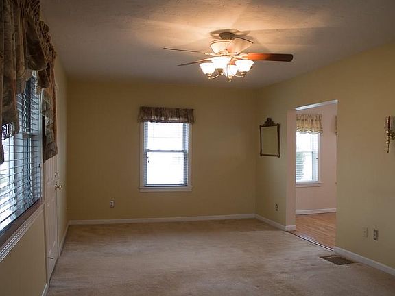 4th image of 3520 Mesmer Ave