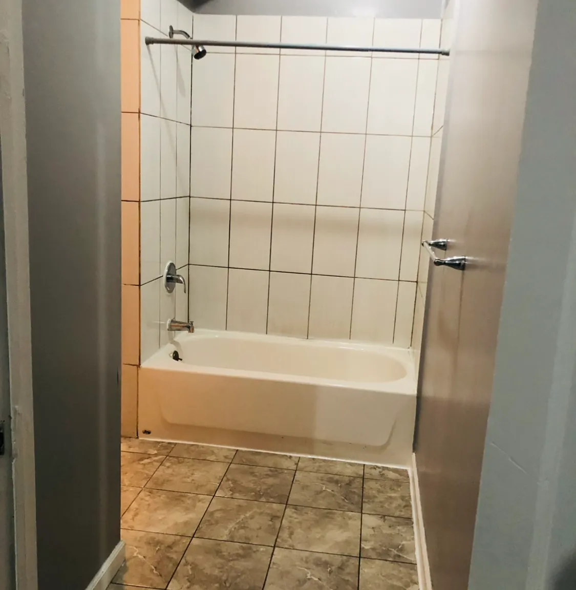 2 bed, $950 — Photo 4