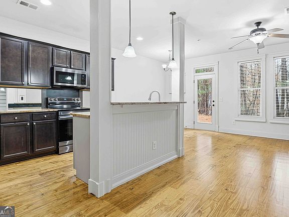 5th image of 501 Ridge View Xing