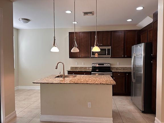 3rd image of 15831 Portofino Springs Blvd