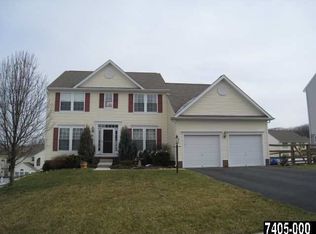 1180 Cranberry Ln W, York, PA 17402