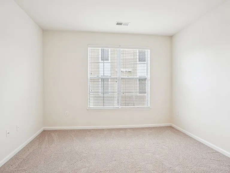 Belmont at Tryon Apartments — Photo 34