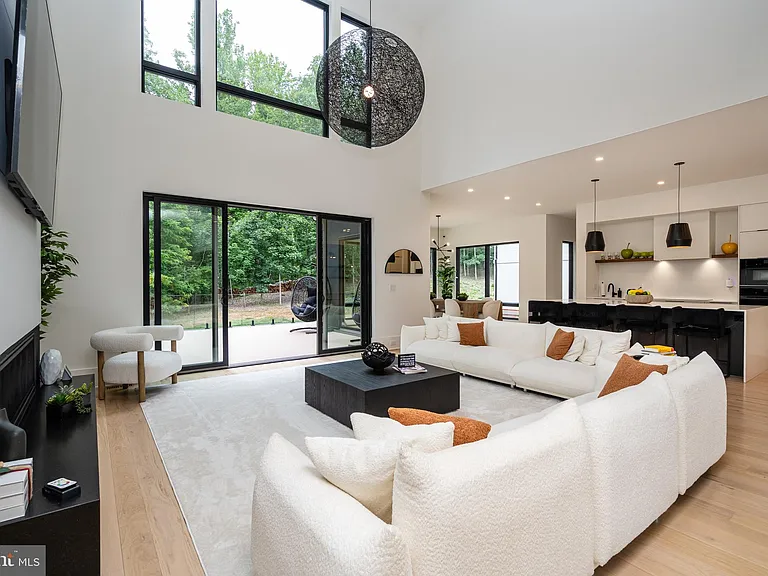 40388 Manbar Ln — Photo 13