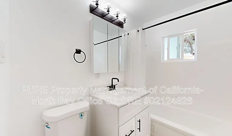 480 Washington Ct — Photo 30