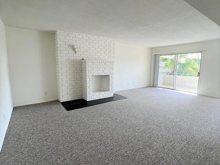 801 S Lucerne Blvd #406 — Photo 2