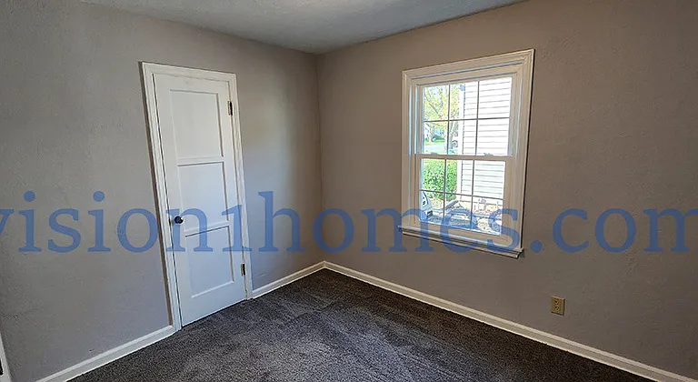 2076 W Wayne St — Photo 14
