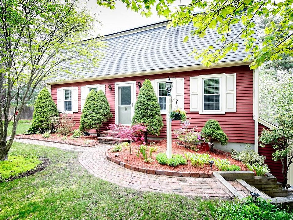1st image of 62 Kathleen Dr