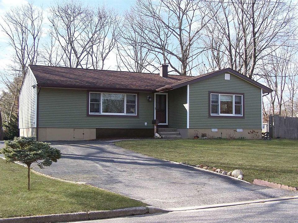 1st image of 10 Fawn Ln W