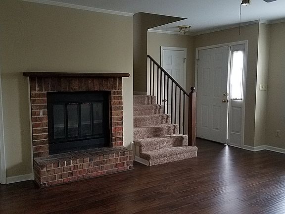 2nd image of 11587 Jade Ln SE