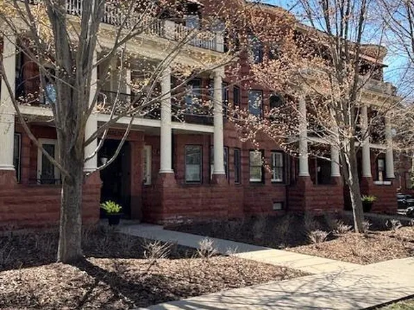 672 Summit Ave Unit 102, Saint Paul, MN 55105