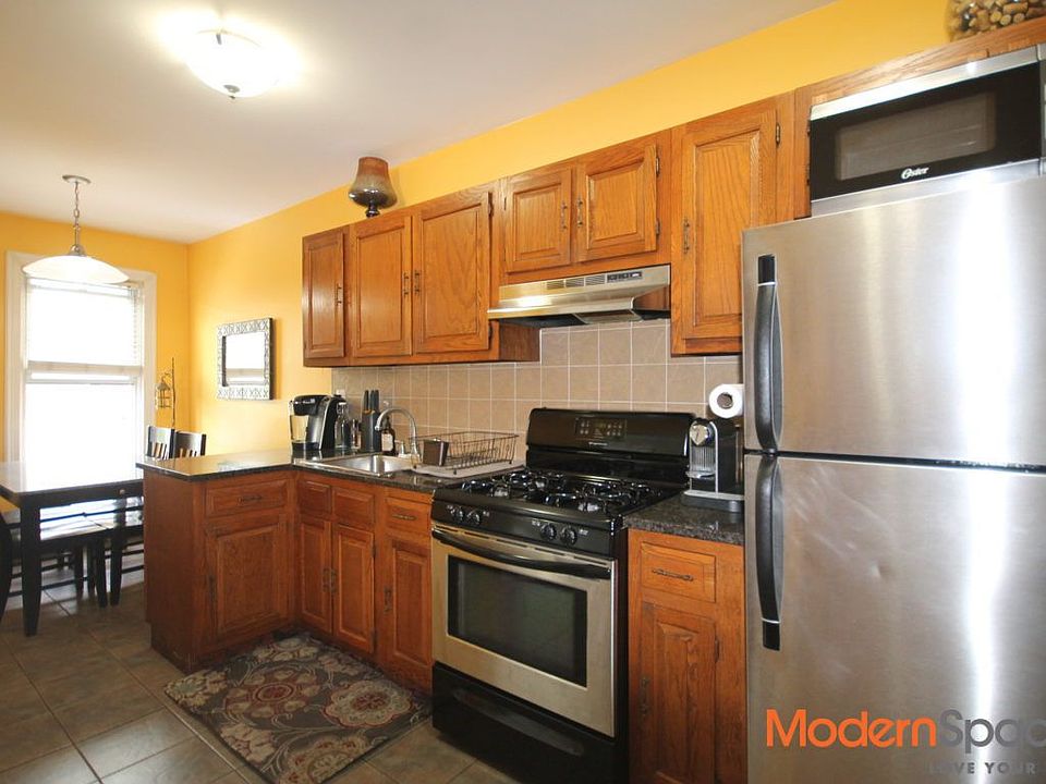 1st image of 3420 Crescent St #1