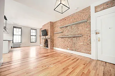 Rented by Urbane Brokerage