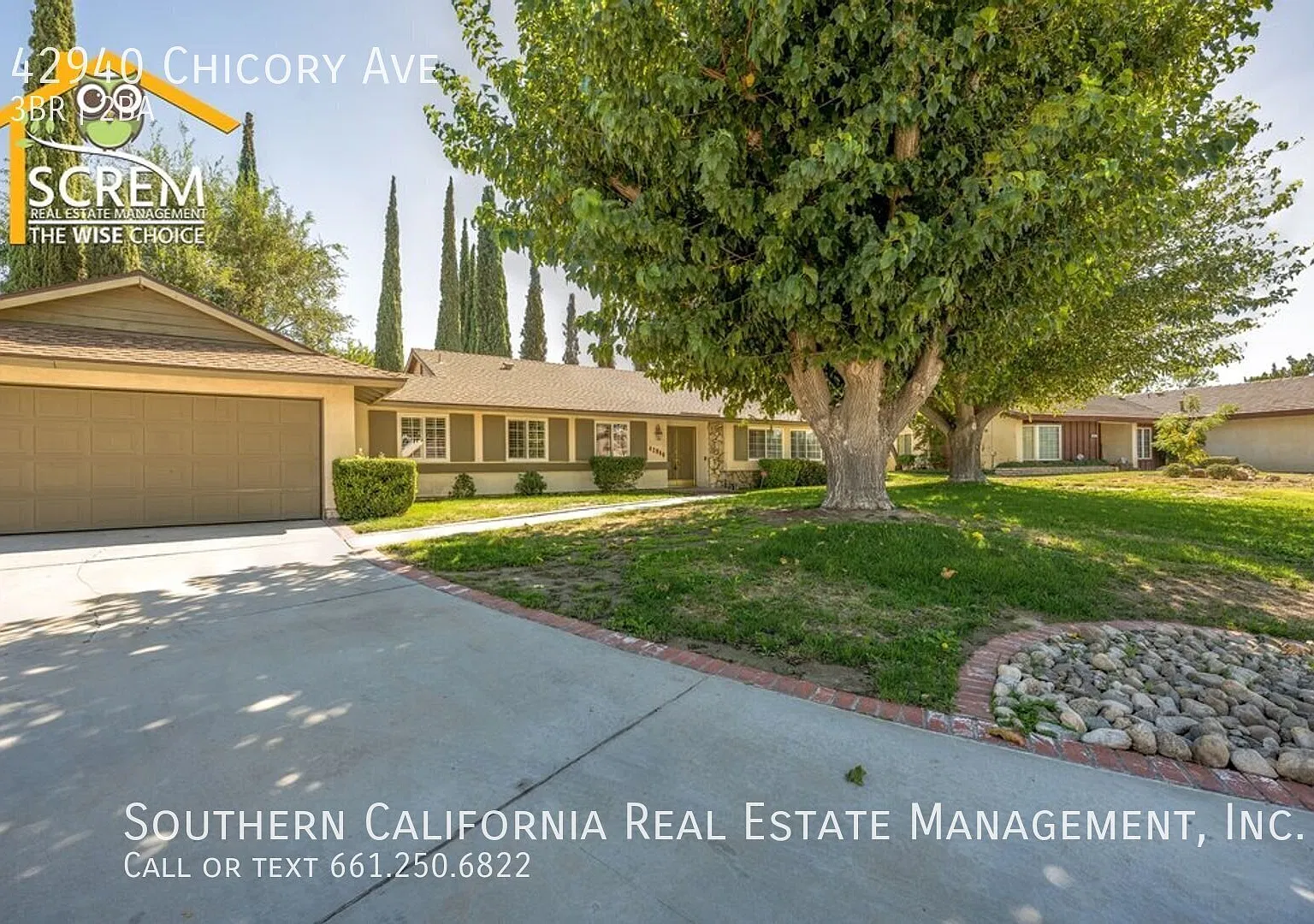 Single Story Three Bedroom Pool Home — Photo 2