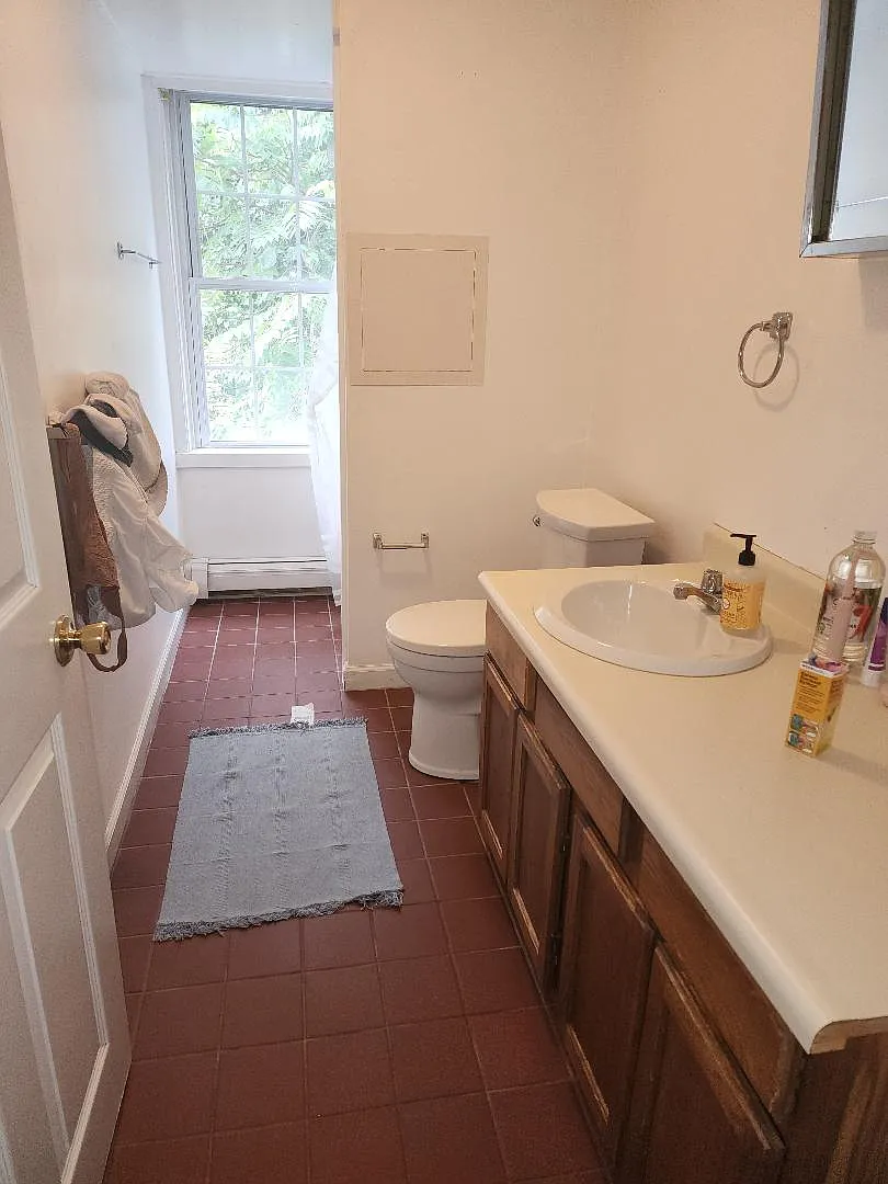 2 bed, 740 sqft, $1,900 — Photo 4