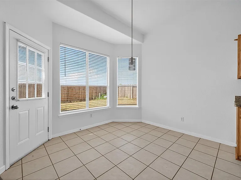 21339 Bella Jess Dr — Photo 7