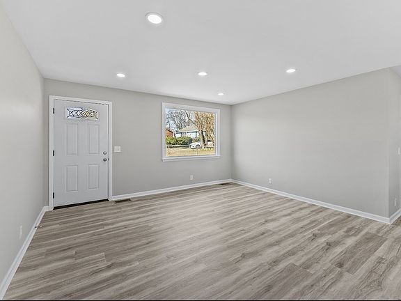 4th image of 600 Lane Ct