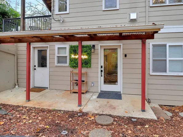 1885 Woodlawn Ave Unit A, Eugene, OR 97403