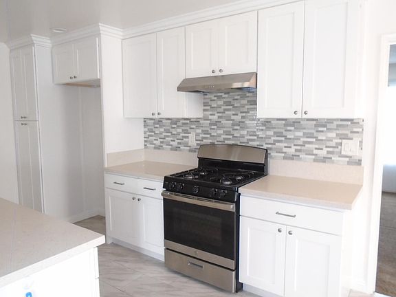 4th image of 4817 N Fircroft Ave