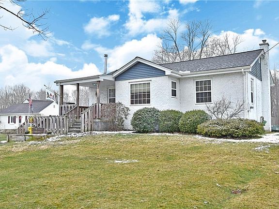 3rd image of 8878 Woodland Dr