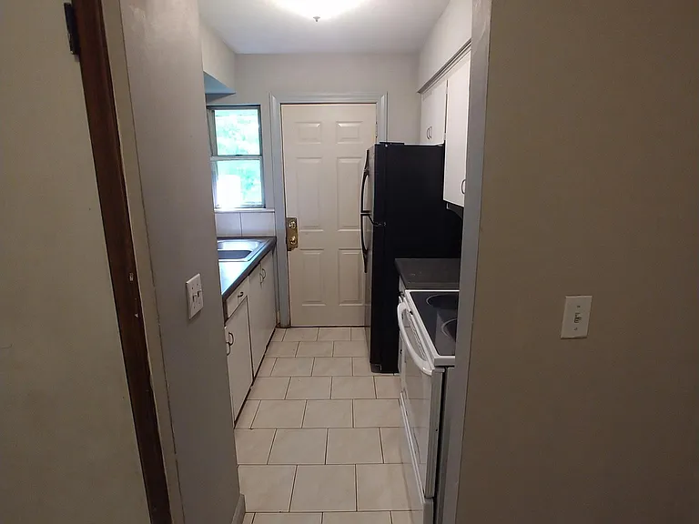 4534 Lafayette Ave #3 — Photo 5