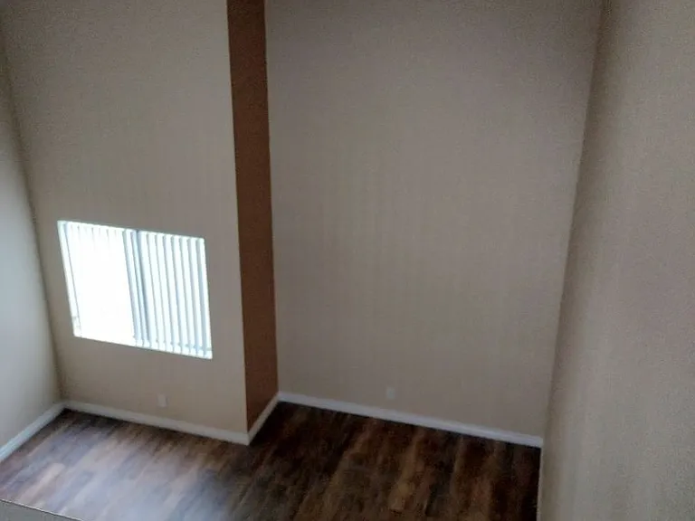 Ally's Flower Apartments LLC — Photo 18