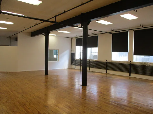 1401 Central Pkwy #100 — Photo 4