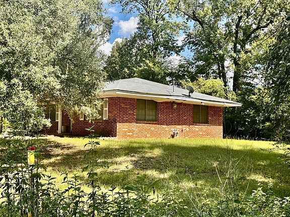 3rd image of 426 W Point Tap Rd