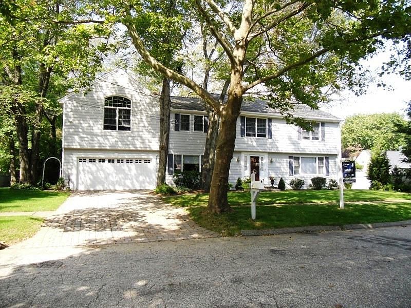 80 Sekelsky Drive Stratford Photo